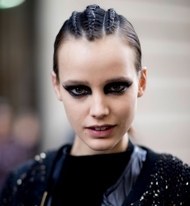 Street fashion: modelki off duty na Paris Fashion Week AW17