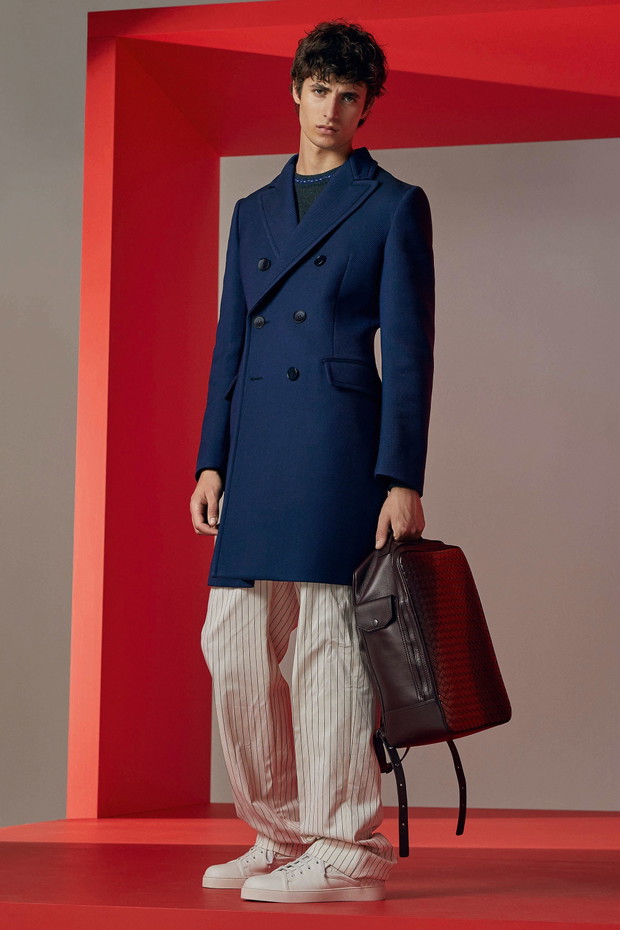 Granatowy płaszcz męski Bottega Veneta Resort 2018