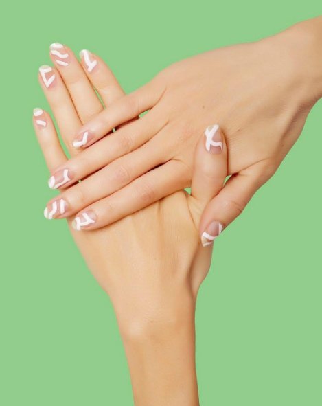Minimalistyczny manicure