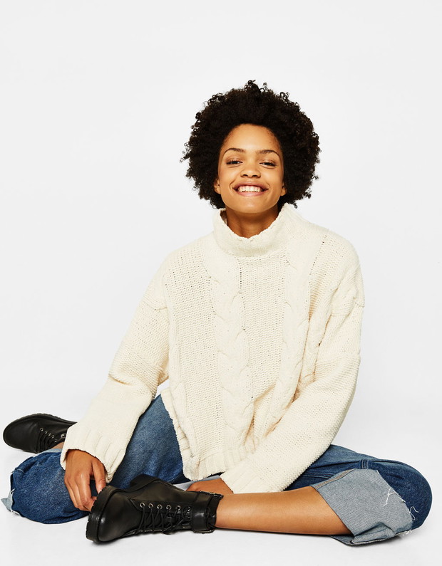 Sweter z warkoczami Bershka