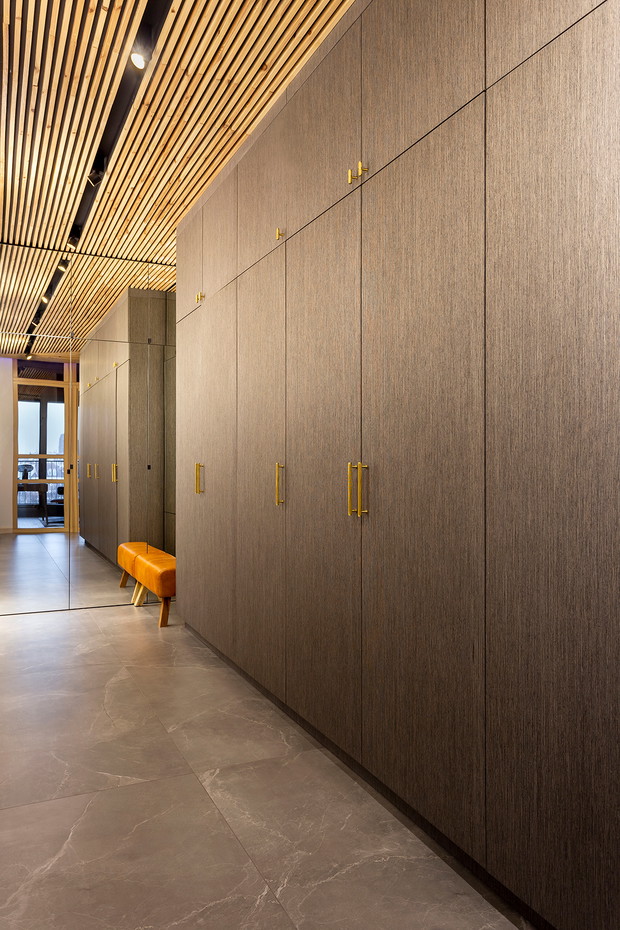 Artystyczny szyk we wrocławskim apartamencie, projekt: Aldona Banasiuk-Suchorzewska, architektka wnętrz, stylizacja: Anna Salak