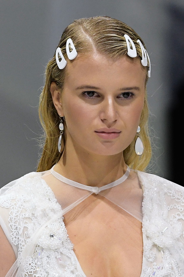 Fryzury na ślub cywilny - Amato Couture