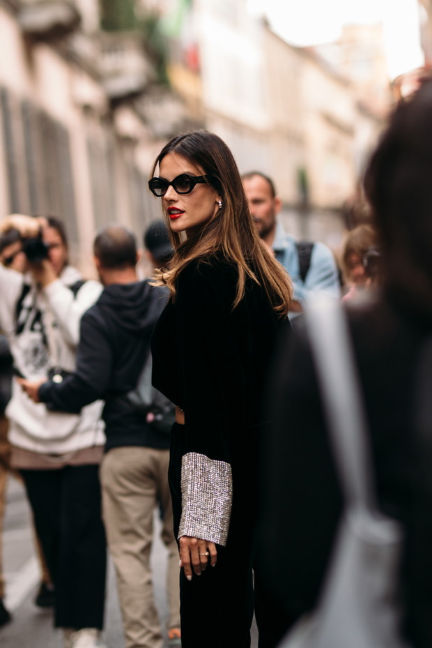 Najlepsze dodatki z Milan Fashion Week wiosna-lato 2023 street style