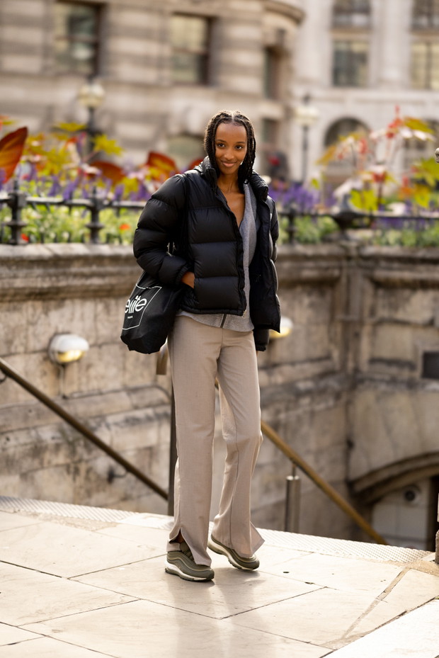 Stylizacje street style - LFW wiosna-lato 2023