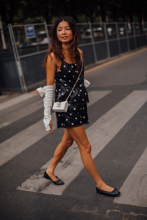 Moda uliczna na Paris Haute Couture Week jesień-zima 2023/2024