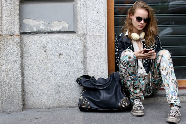 Kolorowe spodnie - trendy wiosna lato 2014