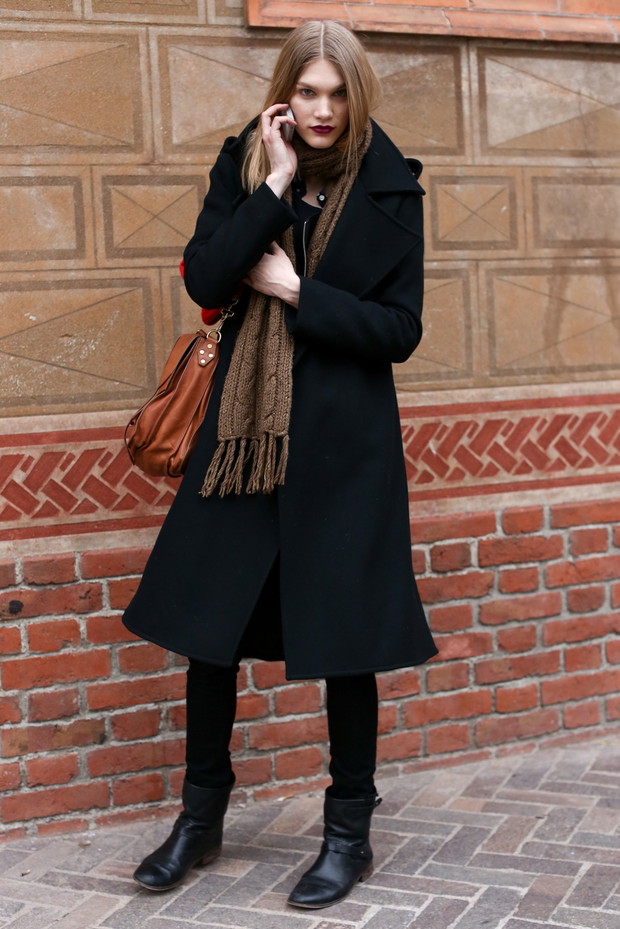 Street fashion: jak nosić płaszcz?