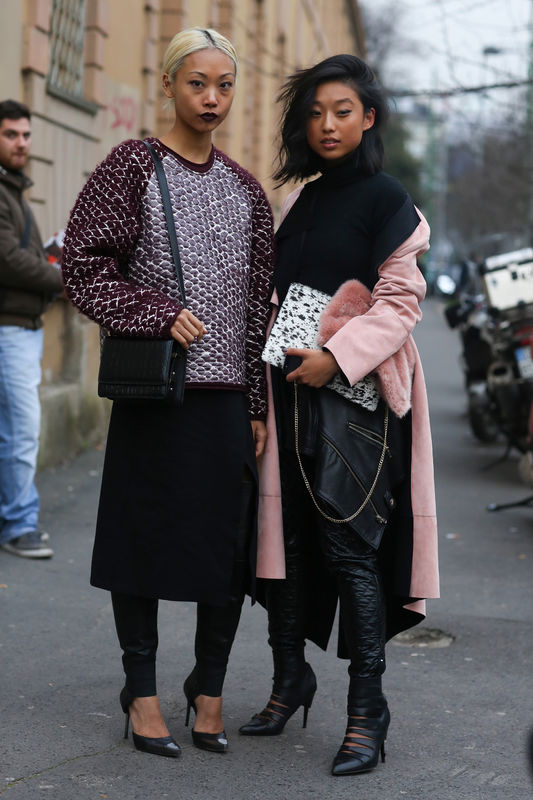Street fashion: różowy płaszcz