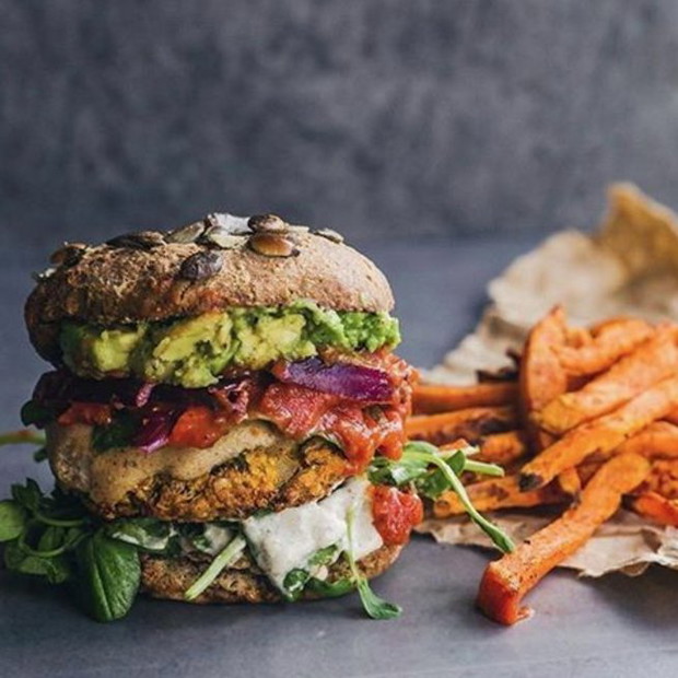 #BESTOFVEGANBURGER - hit na Instagramie, fot. @vanloseblues