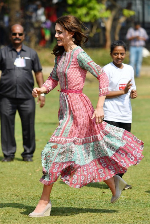 Księżna Catherine z wizytą w Indiach. Zobacz stylizacje!