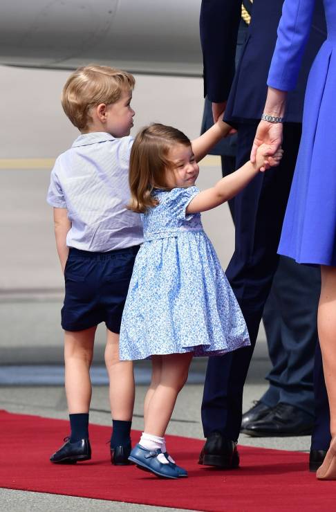 Charlotte i George w Polsce. Księżna Kate i książę William do do Berlina także polecieli z dziećmi