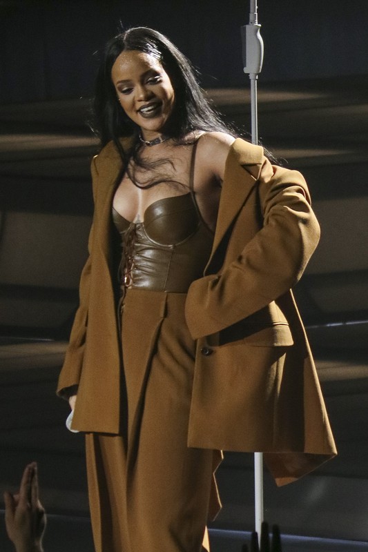 Rihanna na The Anti World Tour - zobacz kostiumy sceniczne