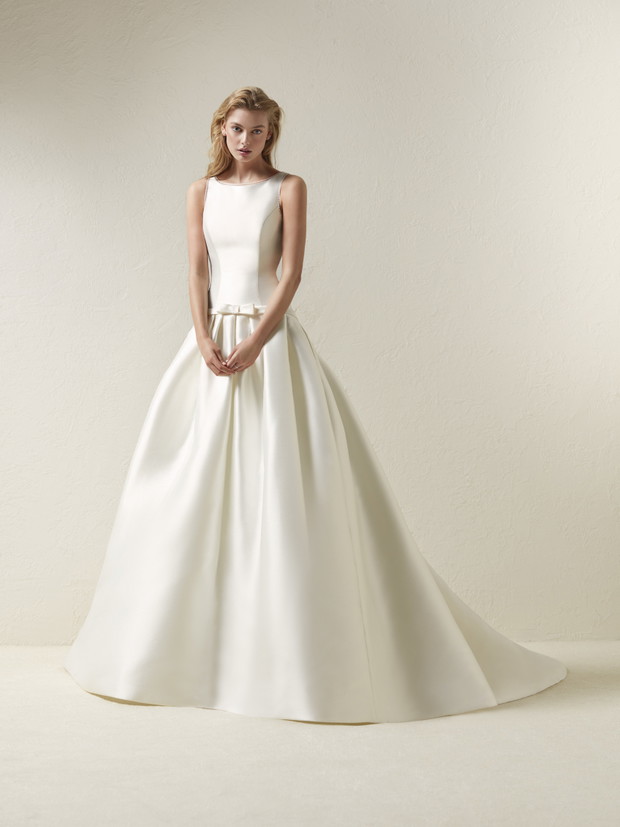 Suknia ślubna Pronovias model Dradine