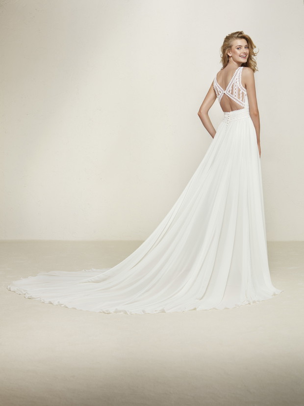 Suknia ślubna Pronovias model Dramia