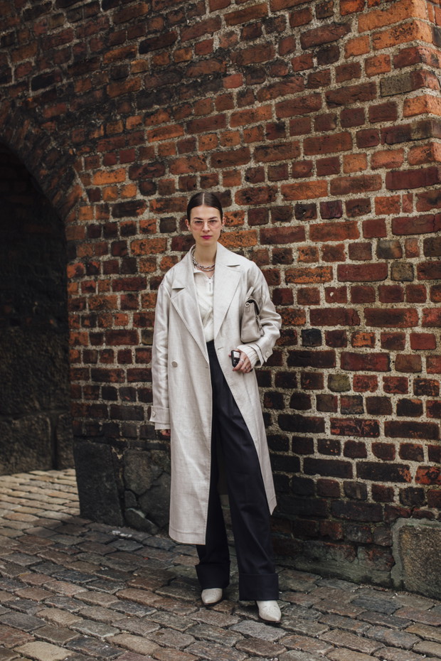 Najmodniejsze stylizacje z ulic Kopenhagi według najbardziej stylowych ludzi z branży i gości Copenhagen Fashion Week jesień-zima 2022/2023
