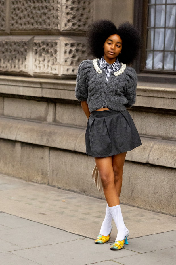 Stylizacje street style - LFW wiosna-lato 2023