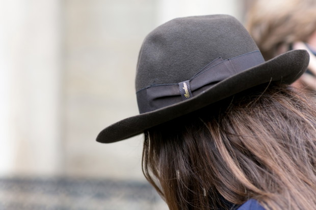 Street fashion: buty i akcesoria gości na pokazach haute couture FW14