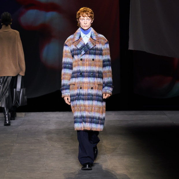 Pokaz COS na London Fashion Week wiosna-lato 2022