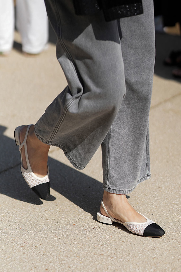 Street Style - Paris Fashion Week - Haute Couture Fall/Winter 2025/2026 - Day Two