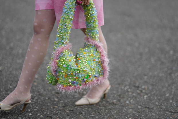 Embellished handbag. Najmodniejsza torebka lata 2026