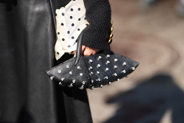 Embellished handbag. Najmodniejsza torebka lata 2026
