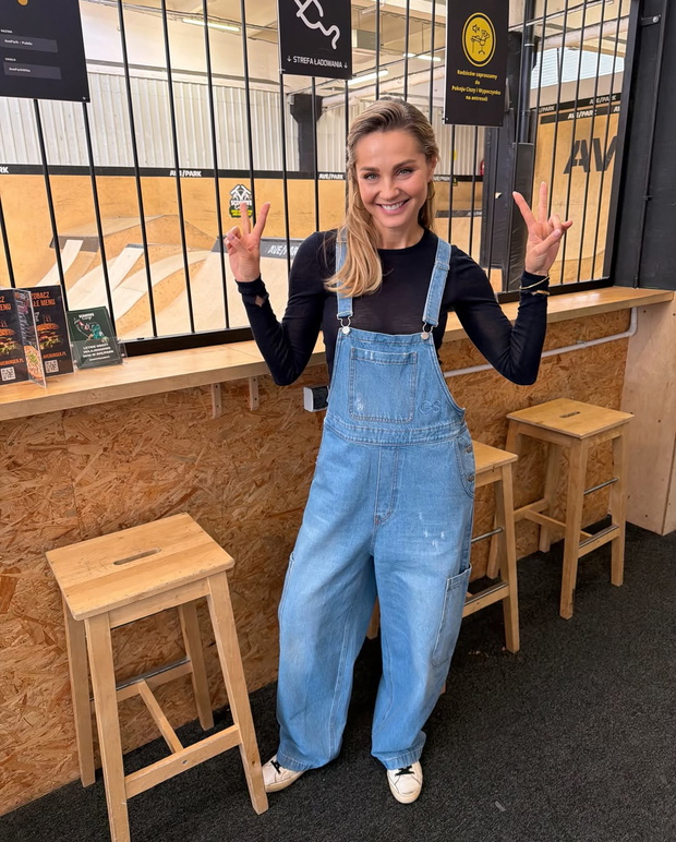 Małgorzata Socha nosi ogrodniczki latem 2026