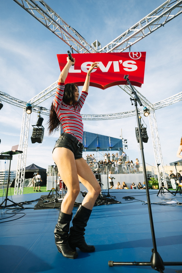Levis