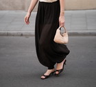 Harem pants wracają. Polskie marki mają modne modele