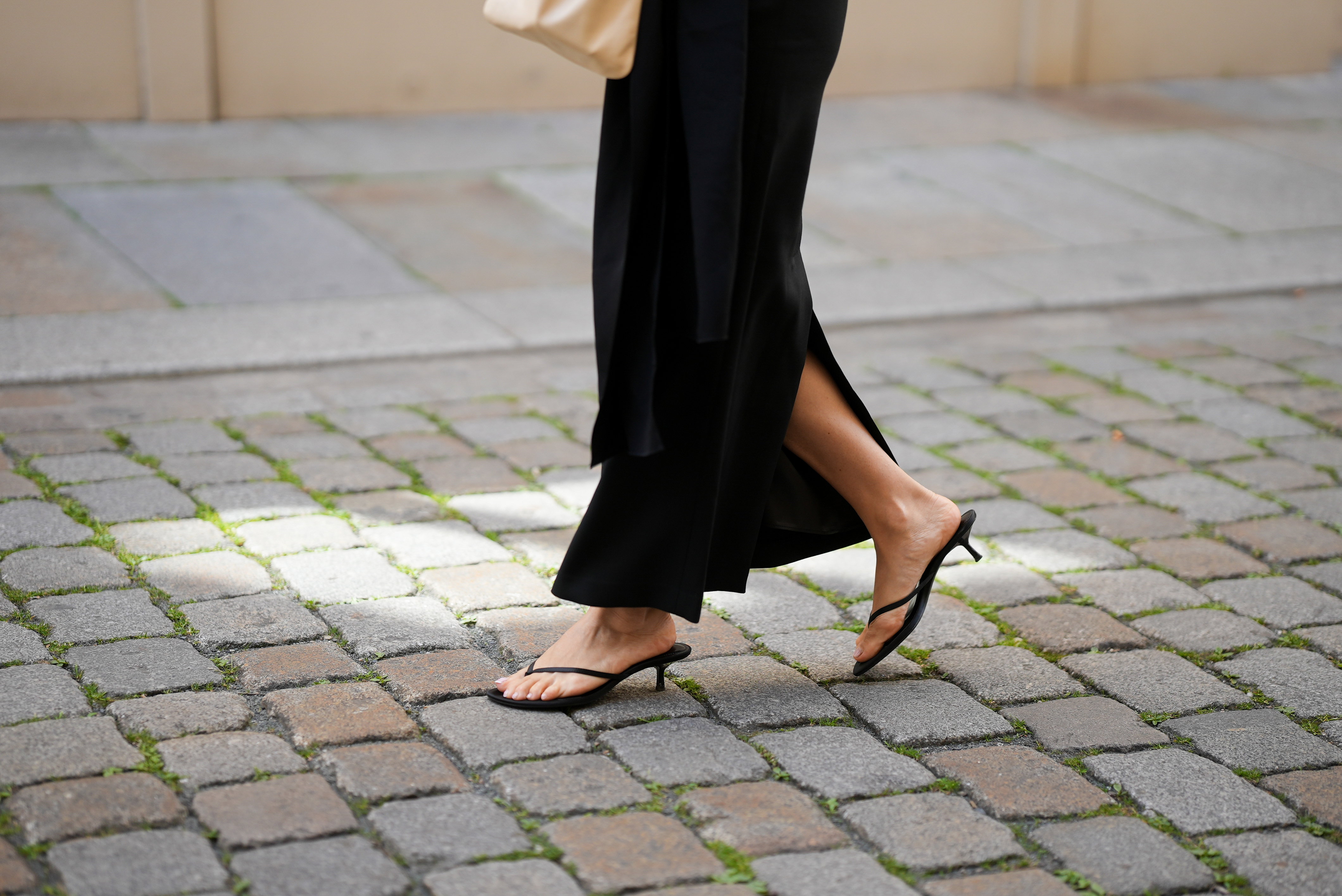 Toe-ring sandals z H&amp;M to najmodniejsze sandały lata 2026