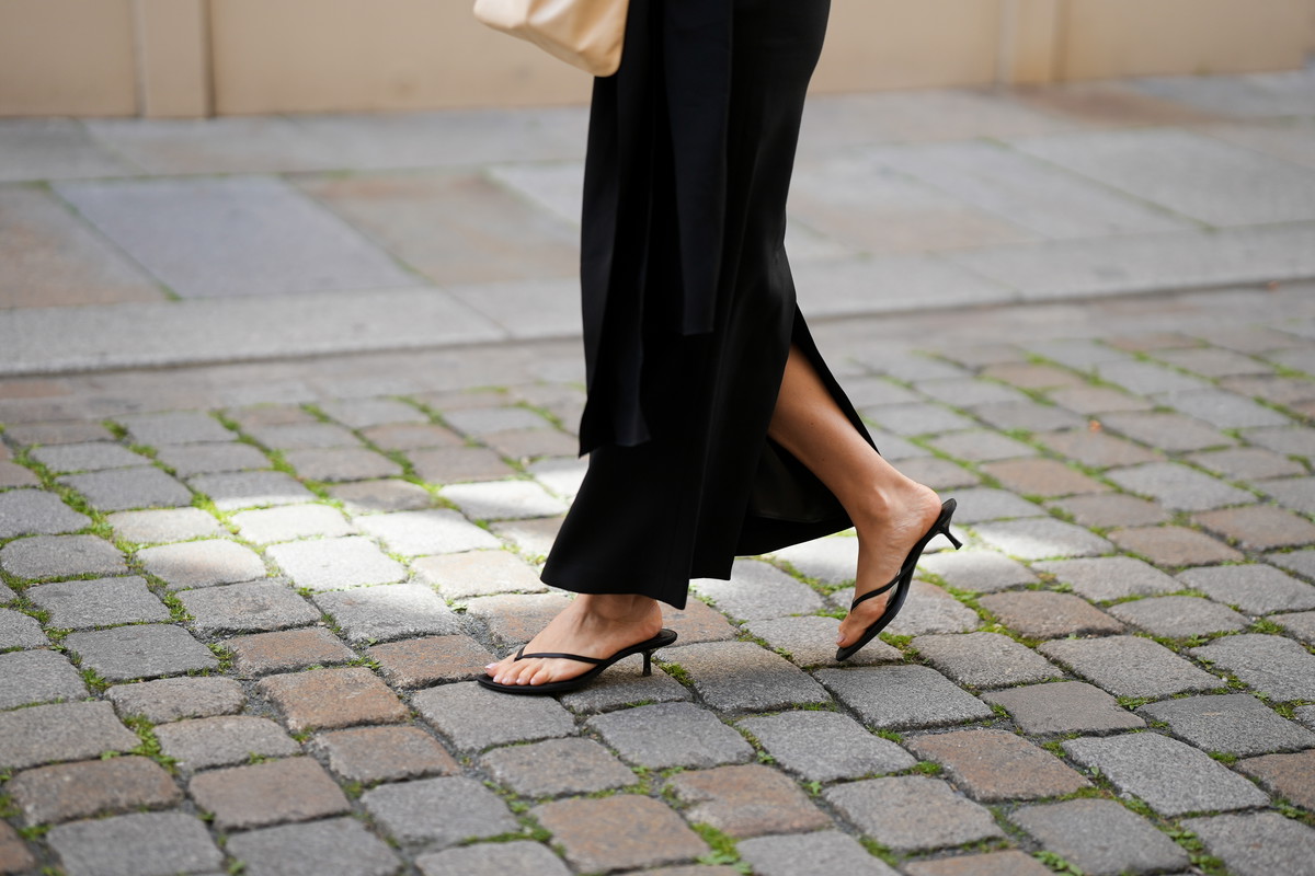 Toe-ring sandals z H&M to najmodniejsze sandały lata 2026