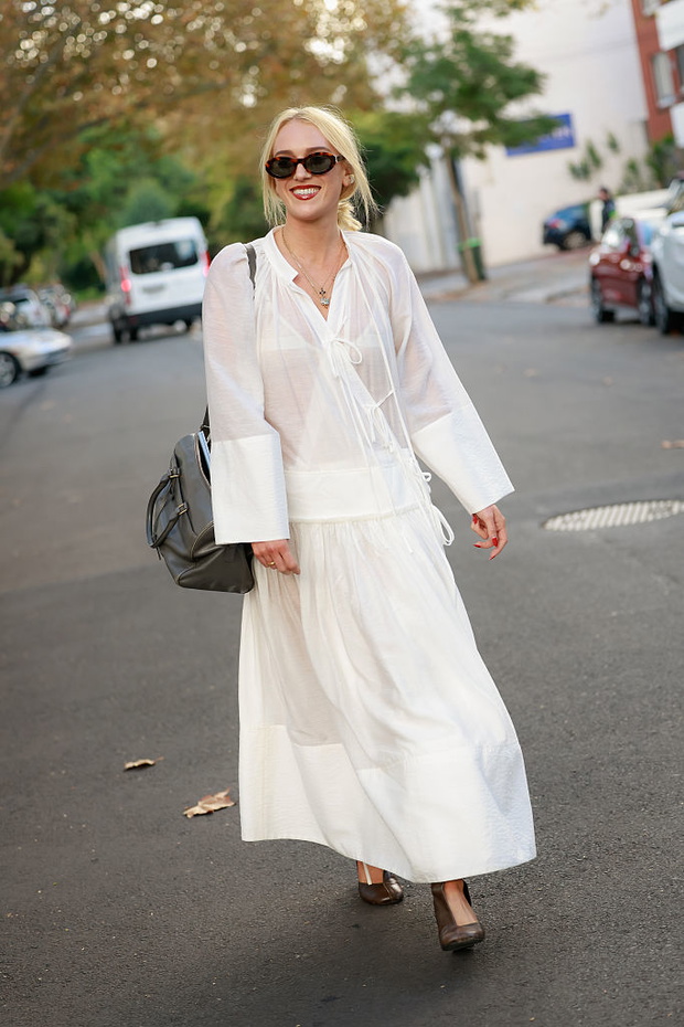 White poplin dress z H&M wygląda luksusowo i świeżo