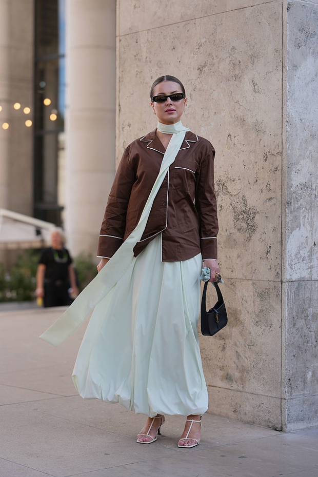 Street Style - Paris Fashion Week - Womenswear Spring Summer 2026 - Day Two