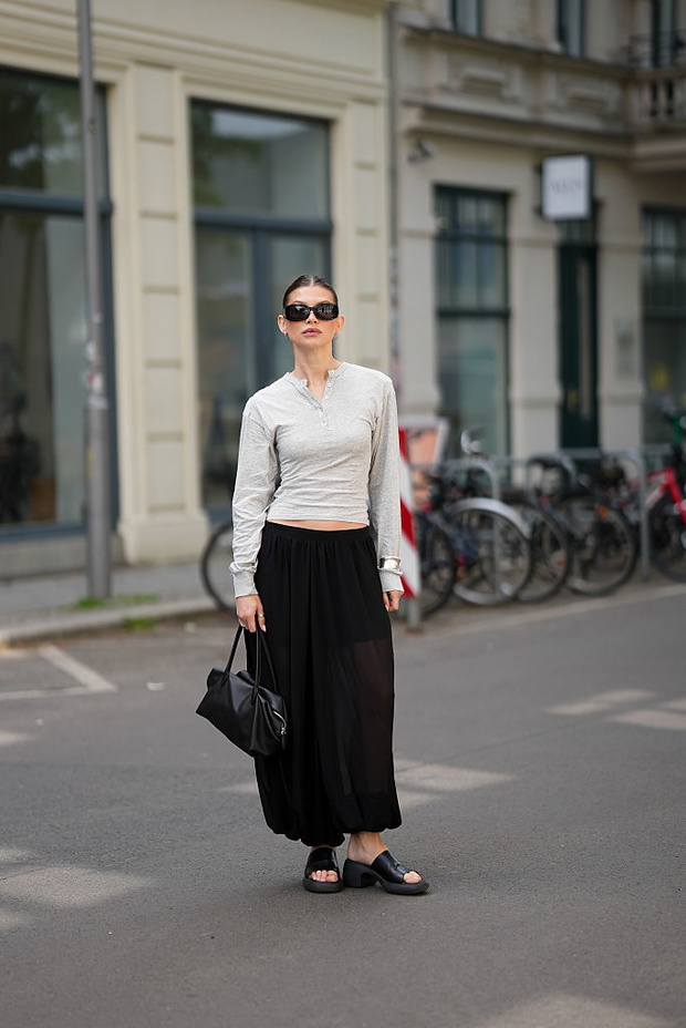 Harem pants wracają. Polskie marki mają modne modele