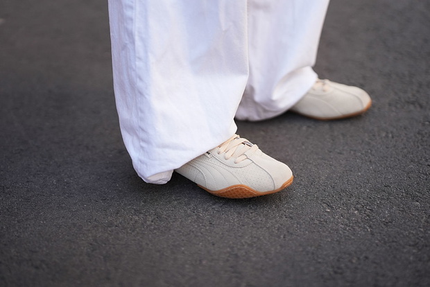 Retro white sneakers z Pumy to hit sezonu 2026