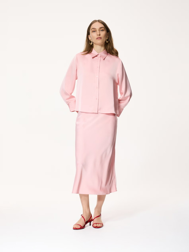 Pudroworóżowa slip skirt z Reserved to hit lata 2026