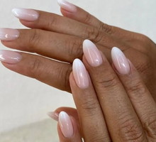 French ombre nails na lato 2026