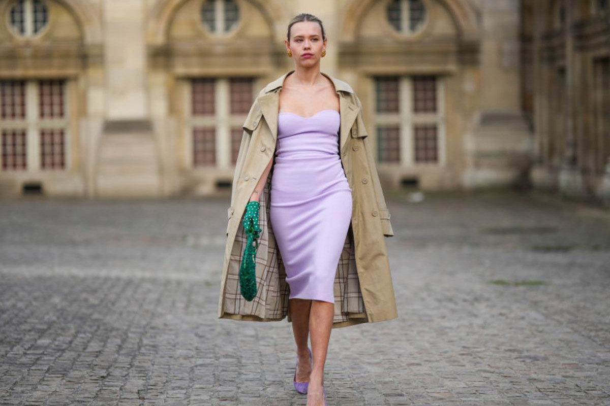 Bestsellerowa sukienka z kory H&M właśnie trafiła na promocję. Jest w kolorze „French lavender”
