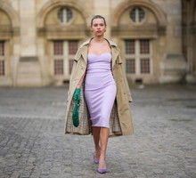 Bestsellerowa sukienka z kory H&M właśnie trafiła na promocję. Jest w kolorze „French lavender”