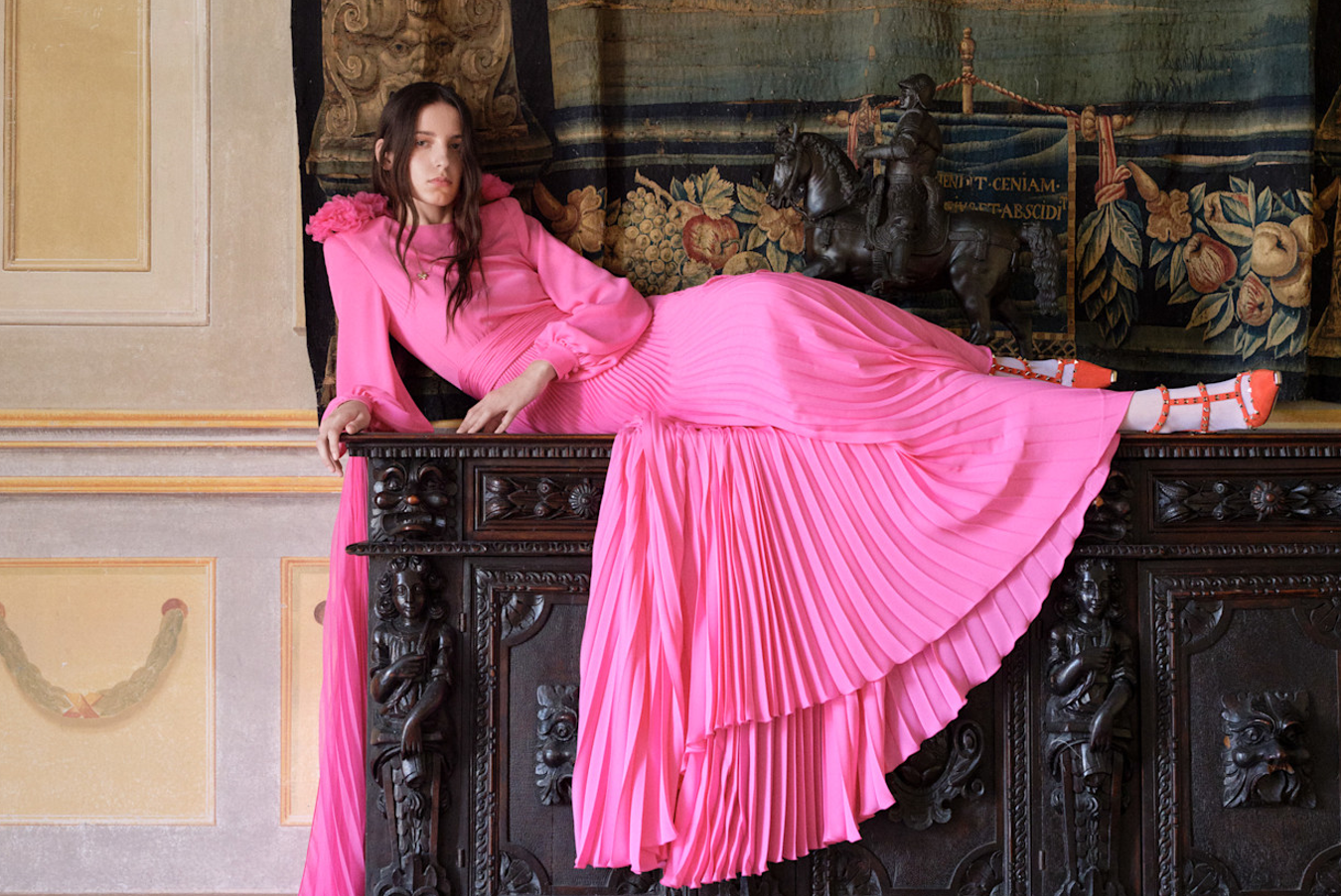 Spódnica midi z H&amp;M w kolorze "Brink Pink" to mój nowy typ na lato 2026/Fot. Spotlight