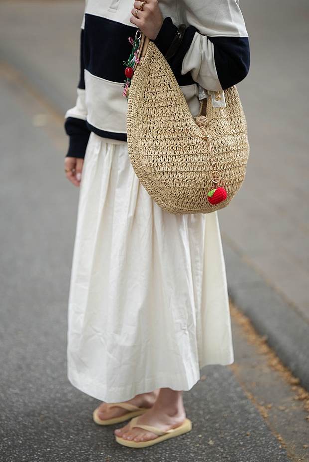 Raffia hobo bag to najmodniejsza torebka lata 2026