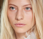 Oto 5 kosmetyków do blondu, które zabieram na wakacje 2026. Dzięki nim pasma lśnią zdrowym "glow", a blond jest pięknie chłodny