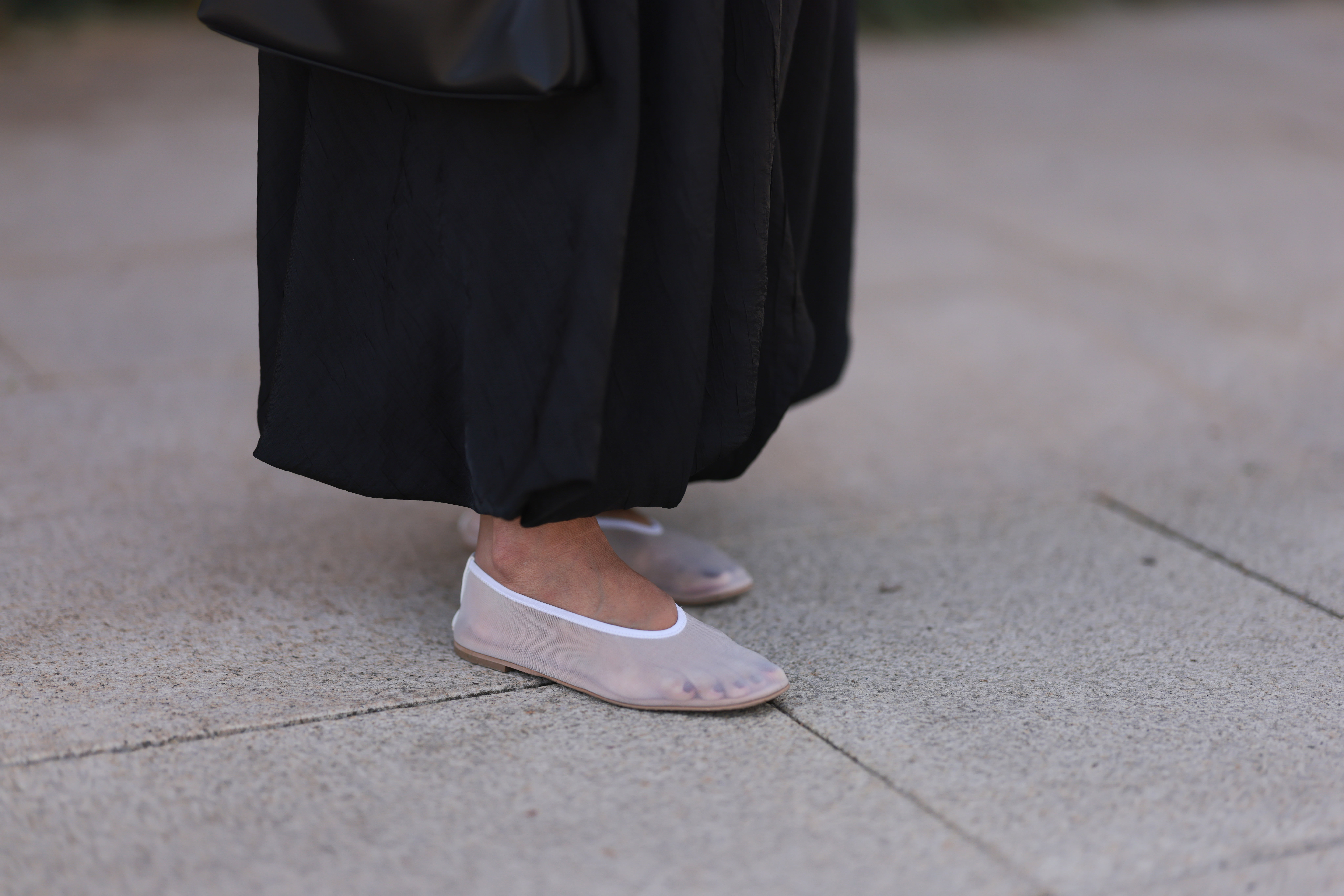 Mesh flats z Mango to minimalistyczne buty na lato 2026