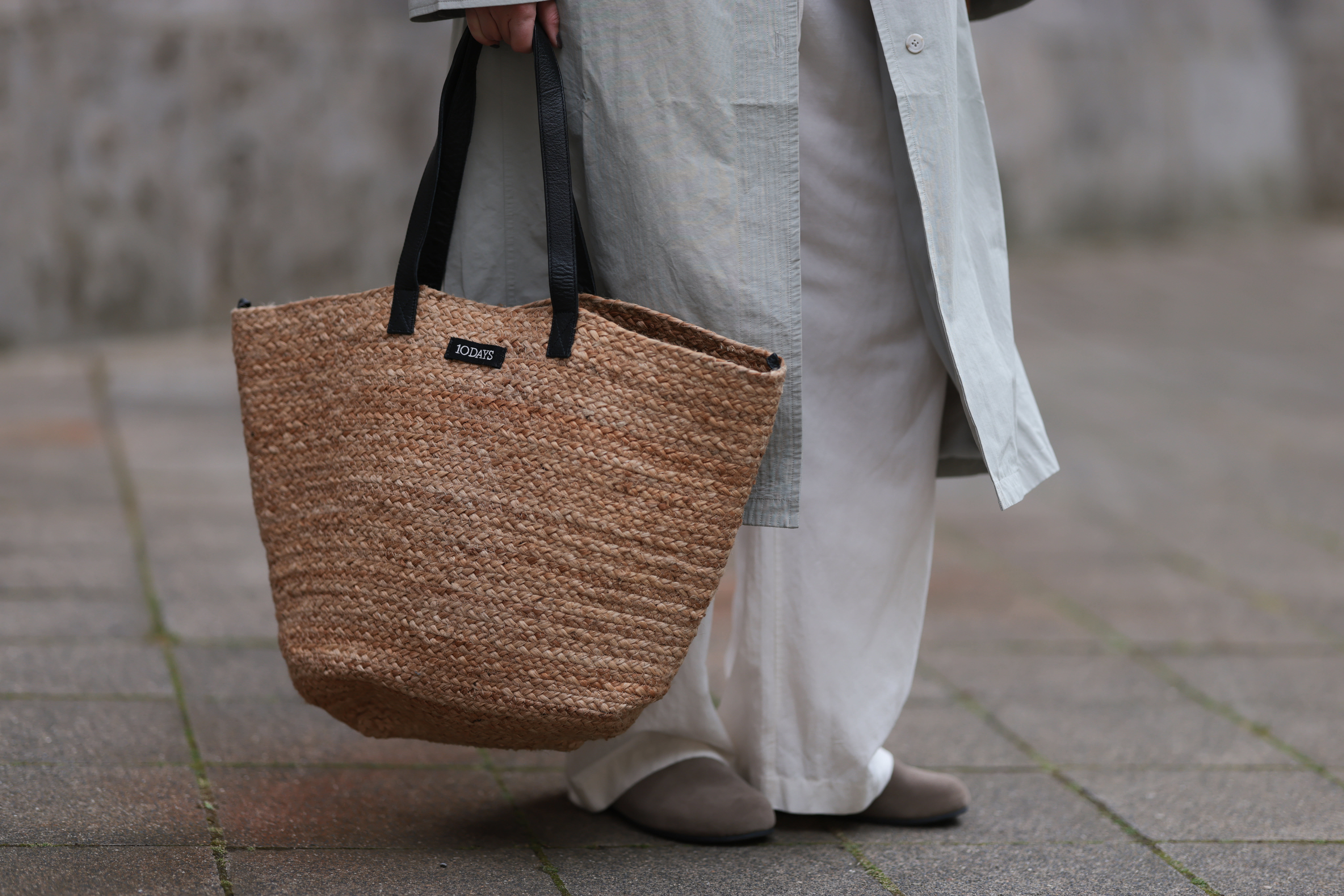 Crochet shopper &amp;Other Stories na lato 2026. Torba plażowa do miasta
