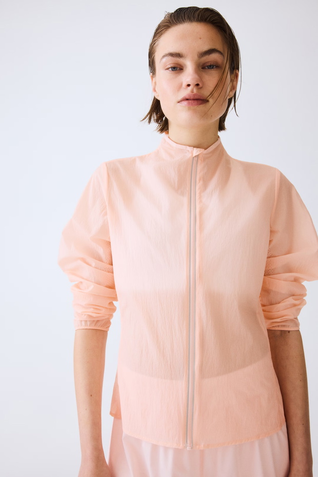 Przezroczysta organza jacket z Mango na lato 2026
