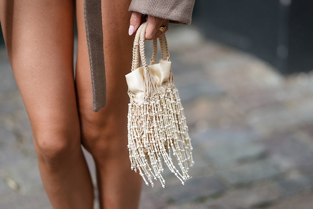 Beaded beach bag na lato 2026. Torba z koralikami zamiast biżuterii