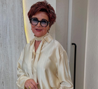 Jolanta Kwaśniewska w komplecie w kolorze "shiny cream"