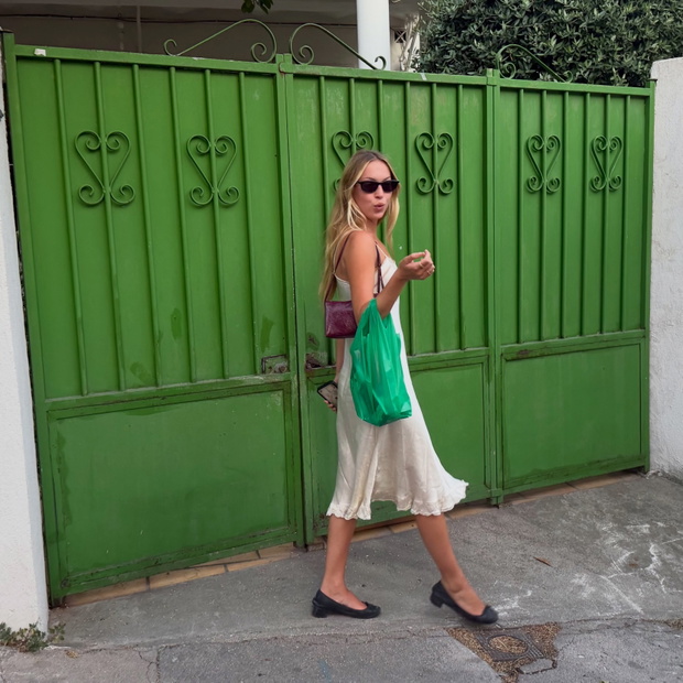 Lila Moss w block heel ballerinas