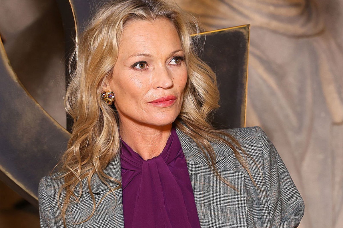 Oto sekret Kate Moss na idealnie gładkie usta. Ikona lat 90. codziennie stosuje ten koreański hit z witaminą C