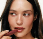 Premierowo na elle.pl: Plumping Lip Balm SPF 30