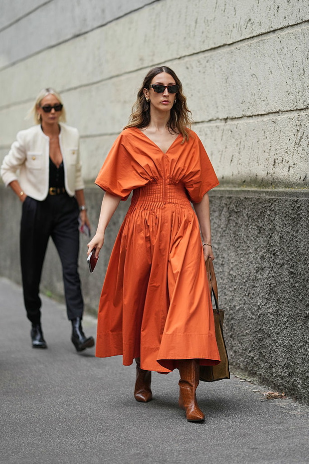 Jakie buty pasują do letniej sukienki „mango tango”